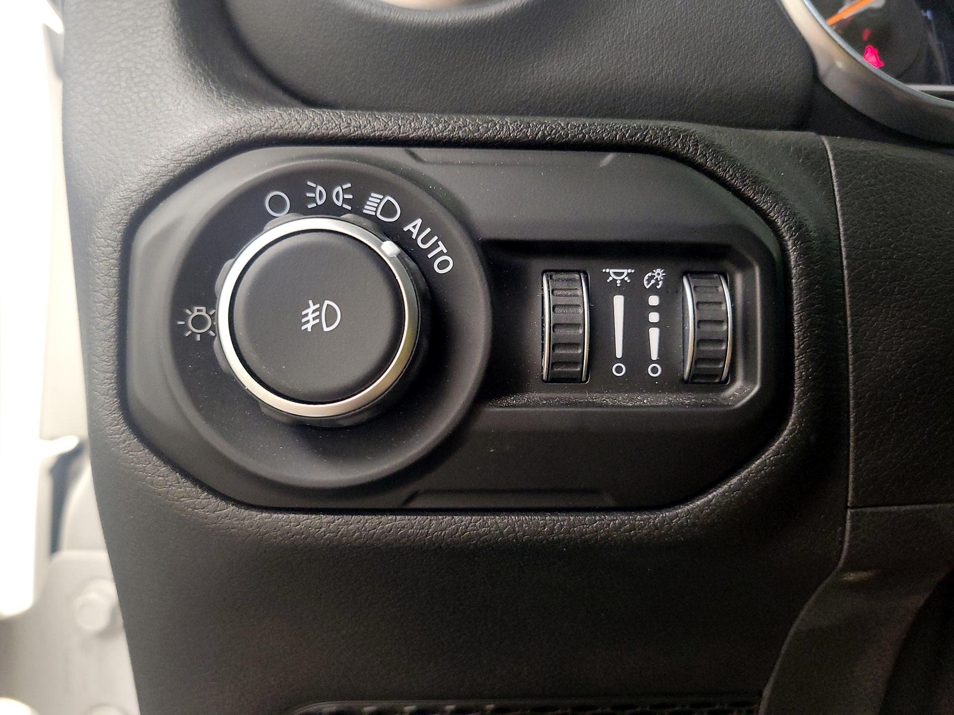 Thumbnail: 2020 Jeep Wrangler - 13