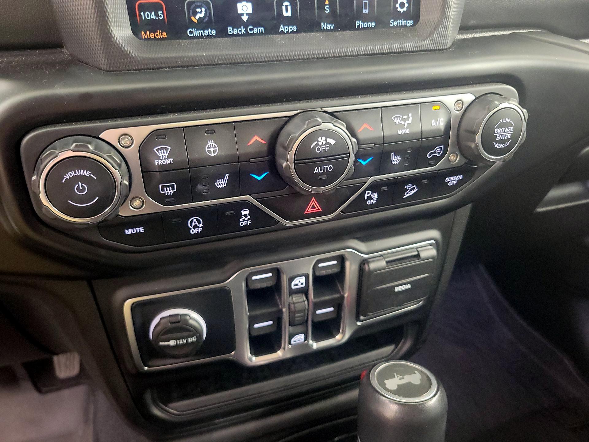 Thumbnail: 2020 Jeep Wrangler - 17
