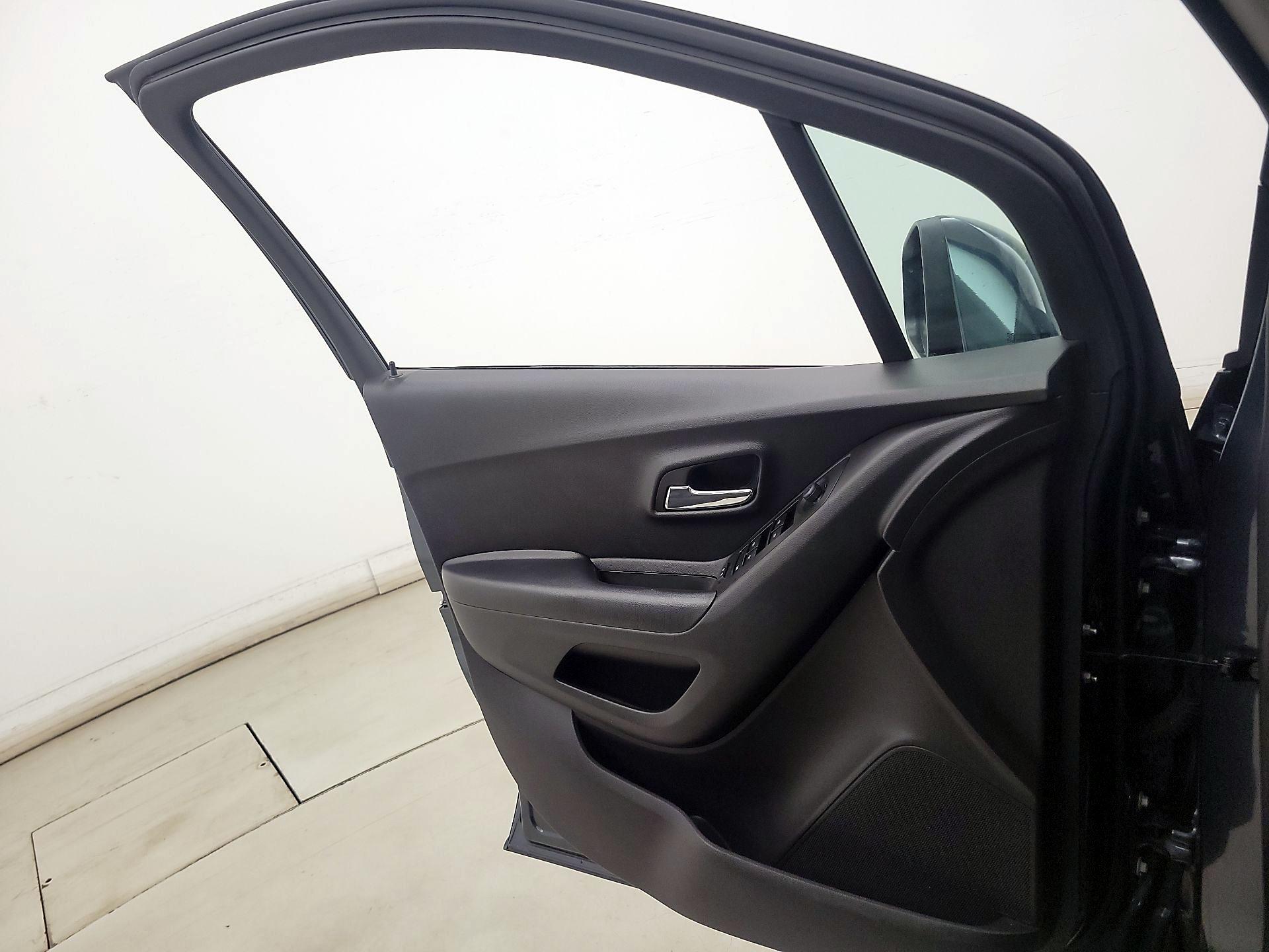 Thumbnail: 2022 Chevrolet Trax - 12