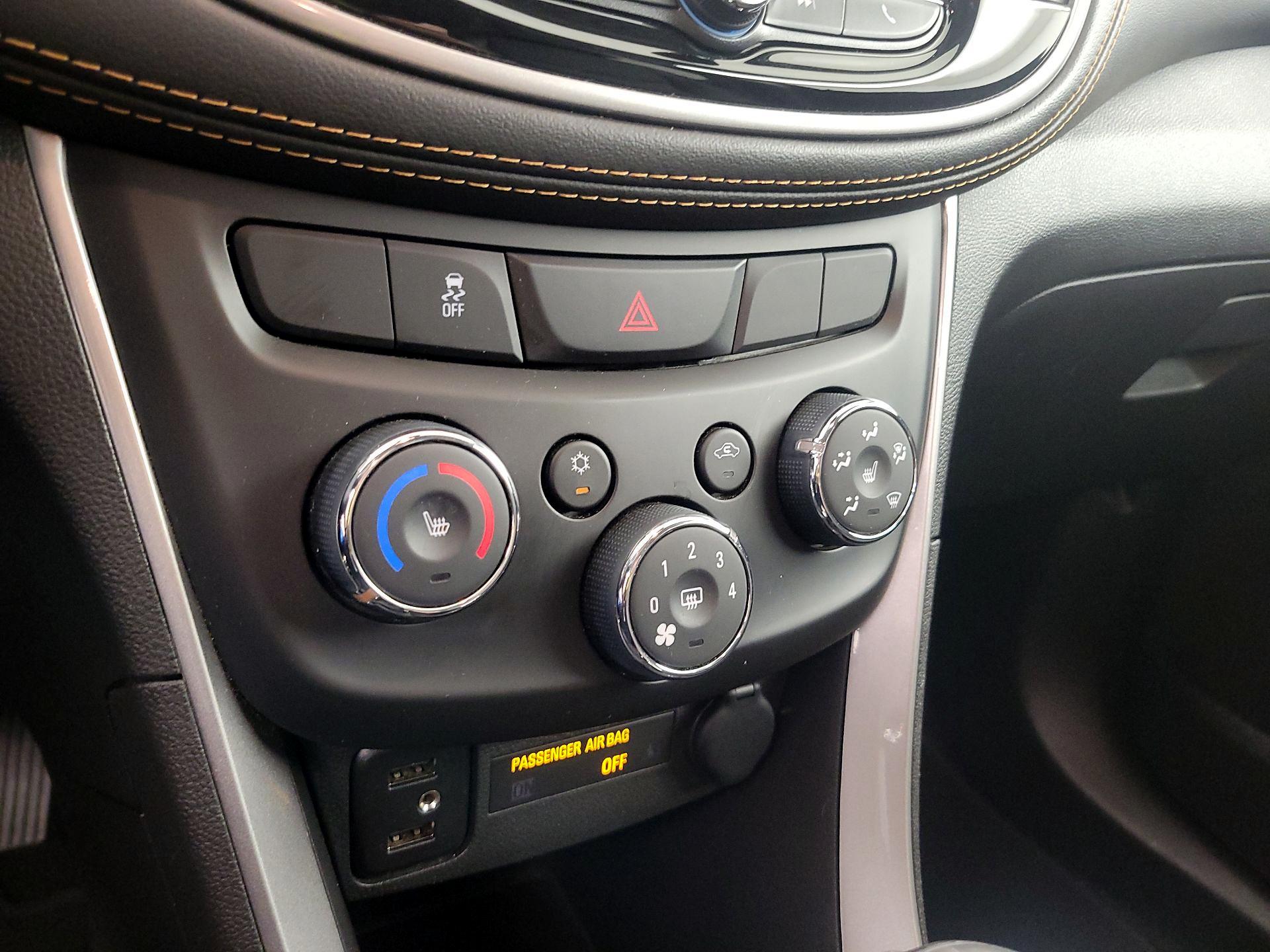 Thumbnail: 2022 Chevrolet Trax - 16