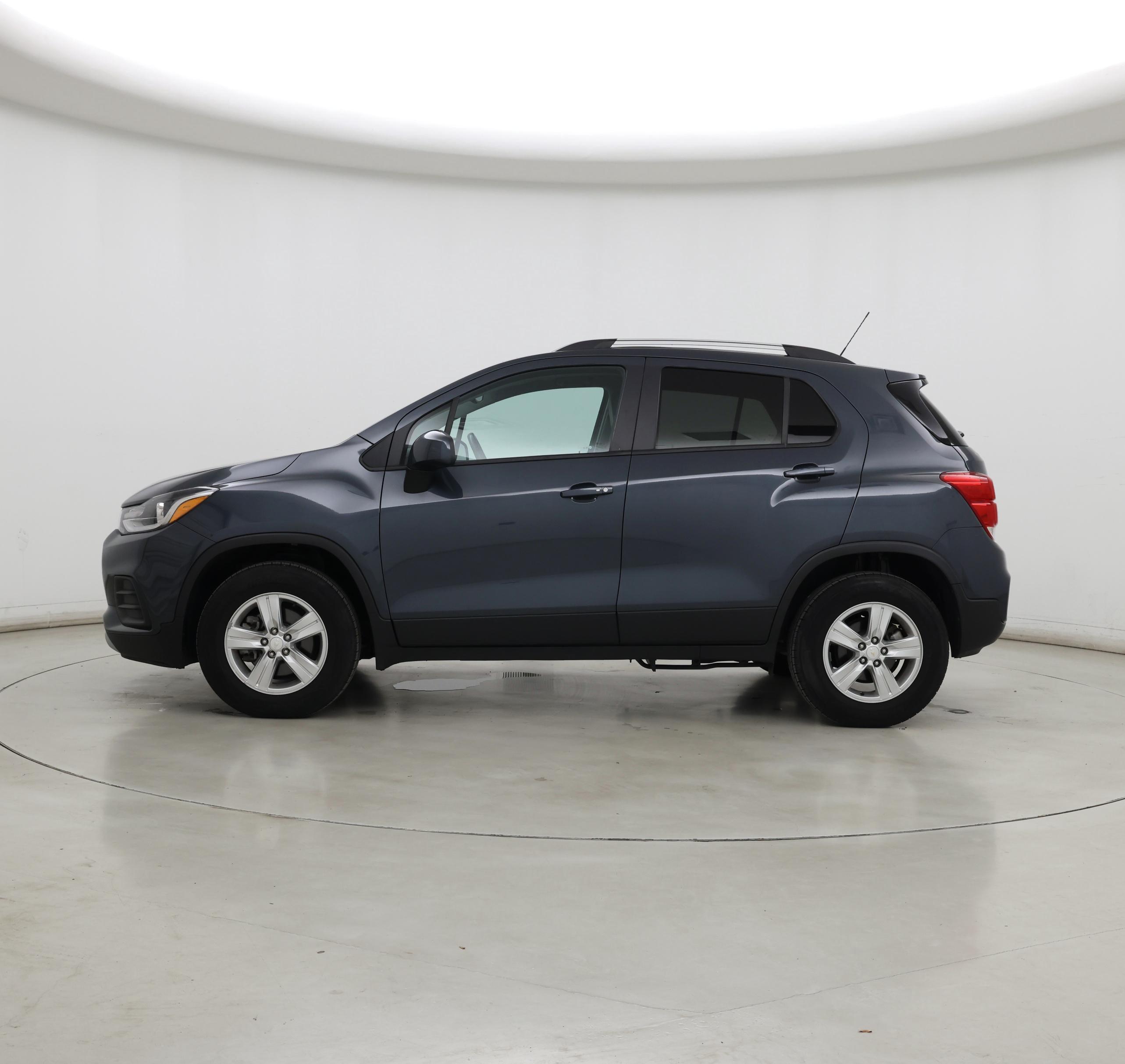 Thumbnail: 2022 Chevrolet Trax - 3