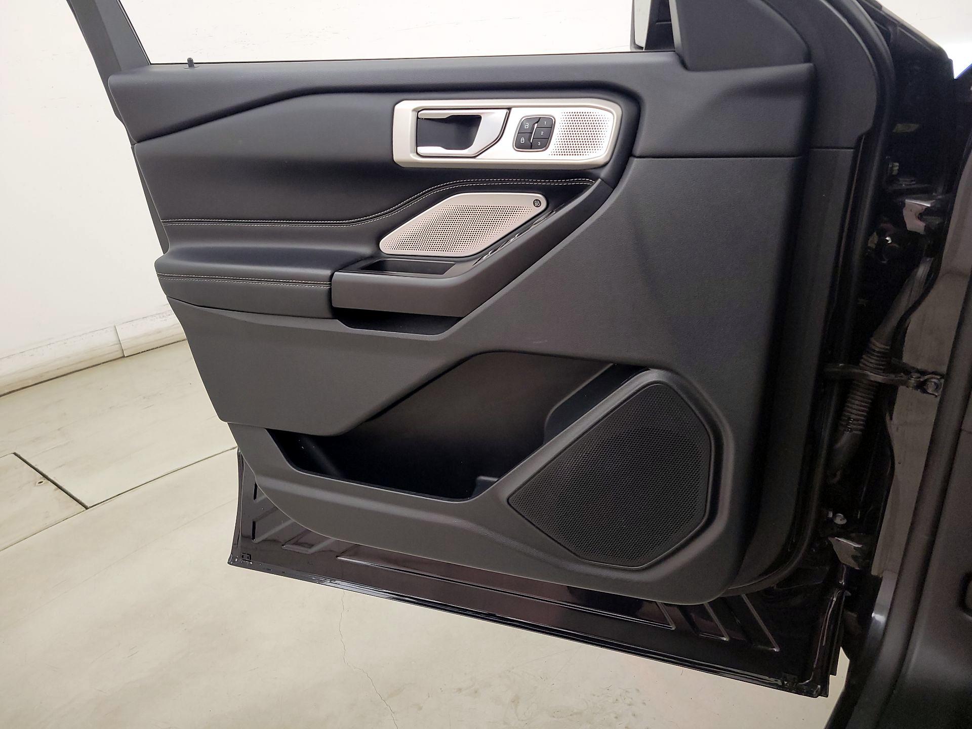 Thumbnail: 2020 Ford Explorer - 12