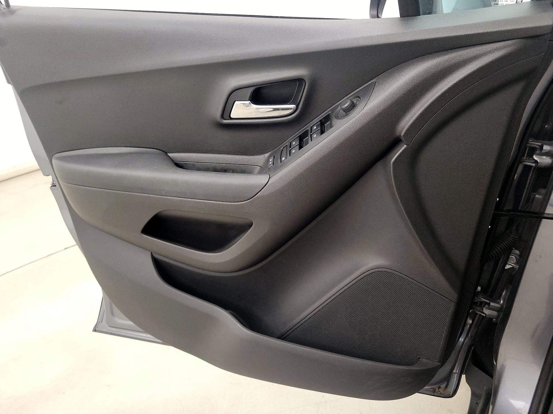 Thumbnail: 2020 Chevrolet Trax - 12
