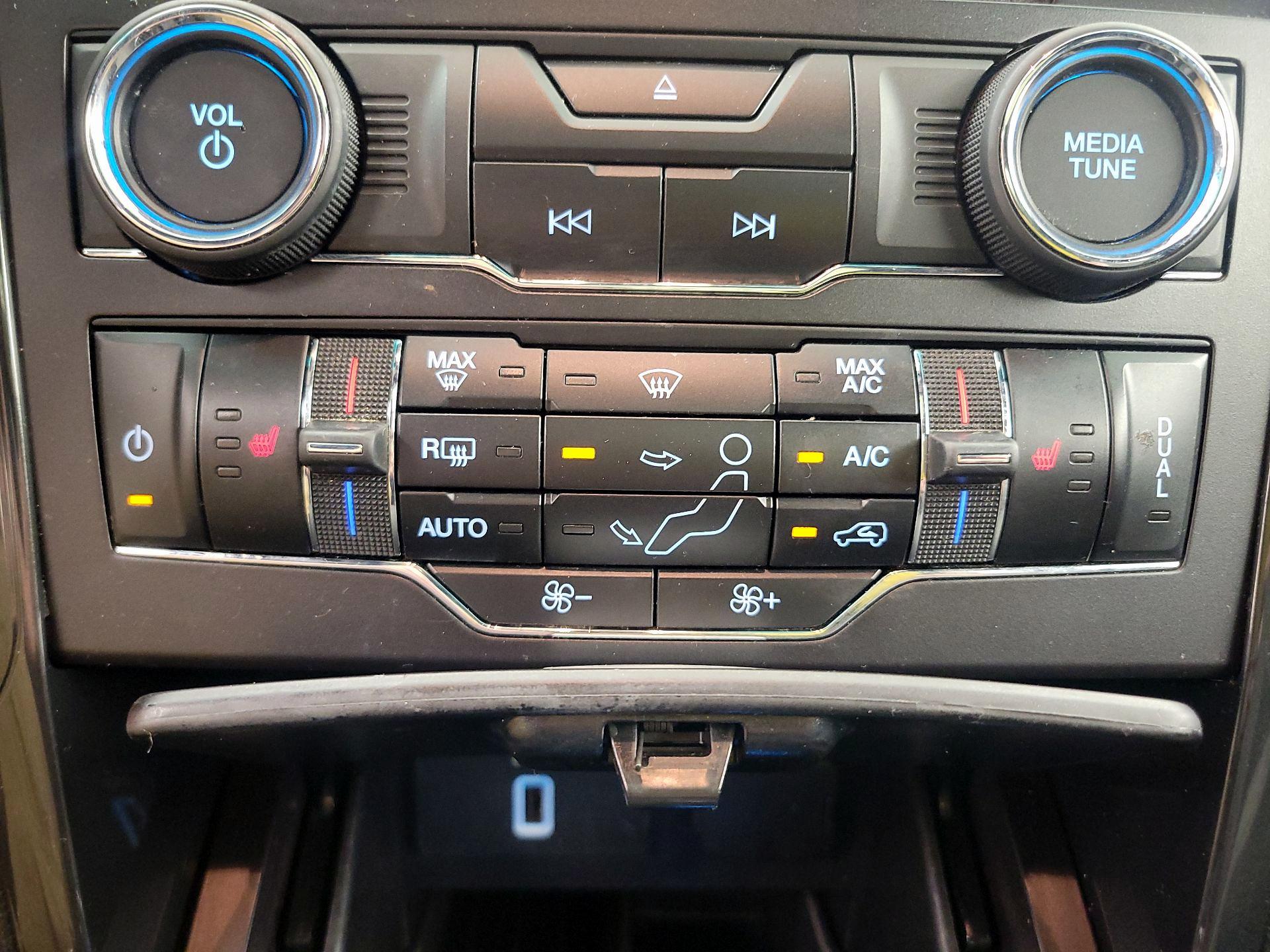 Thumbnail: 2017 Ford Explorer - 17