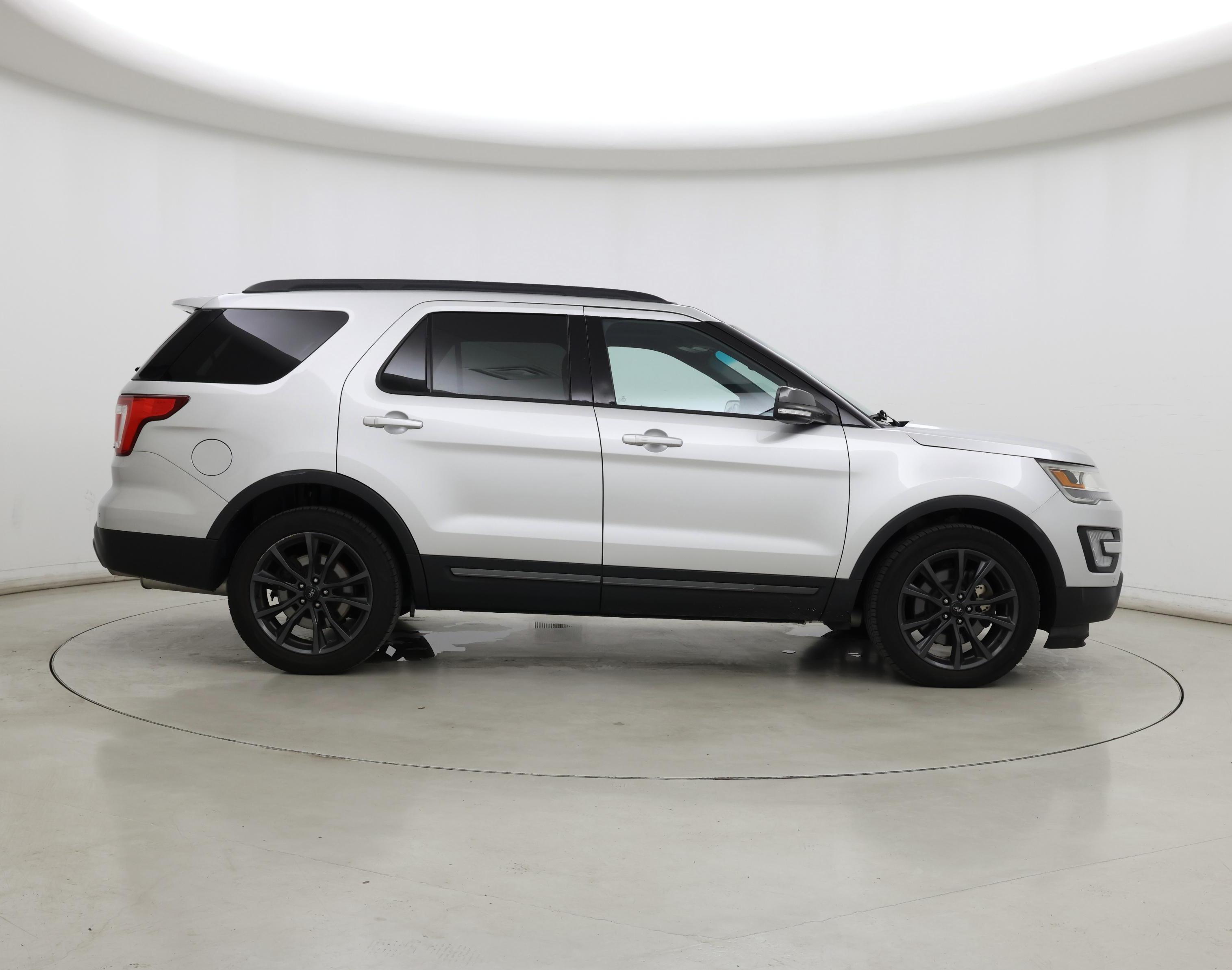 Thumbnail: 2017 Ford Explorer - 7