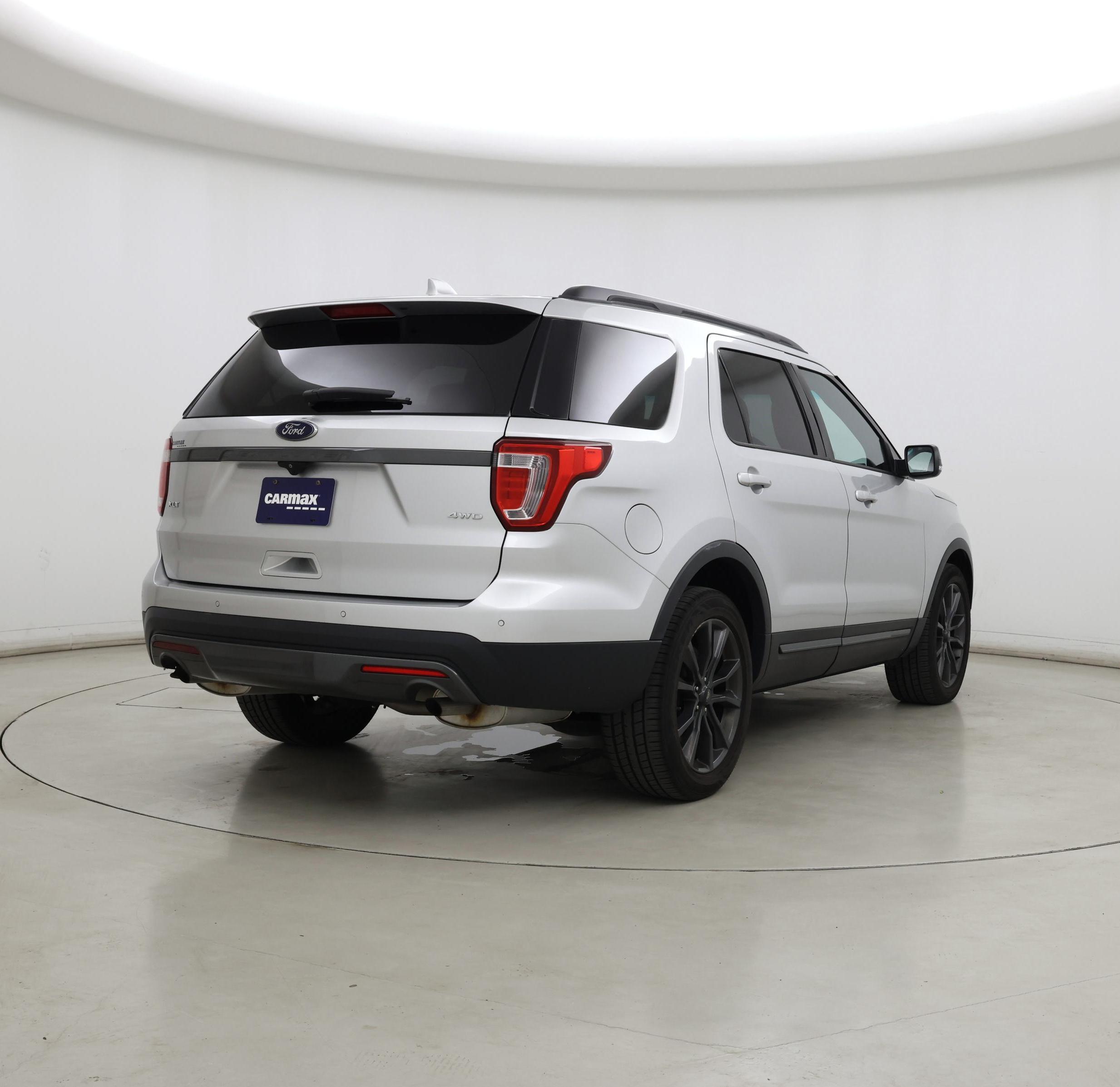 Thumbnail: 2017 Ford Explorer - 8