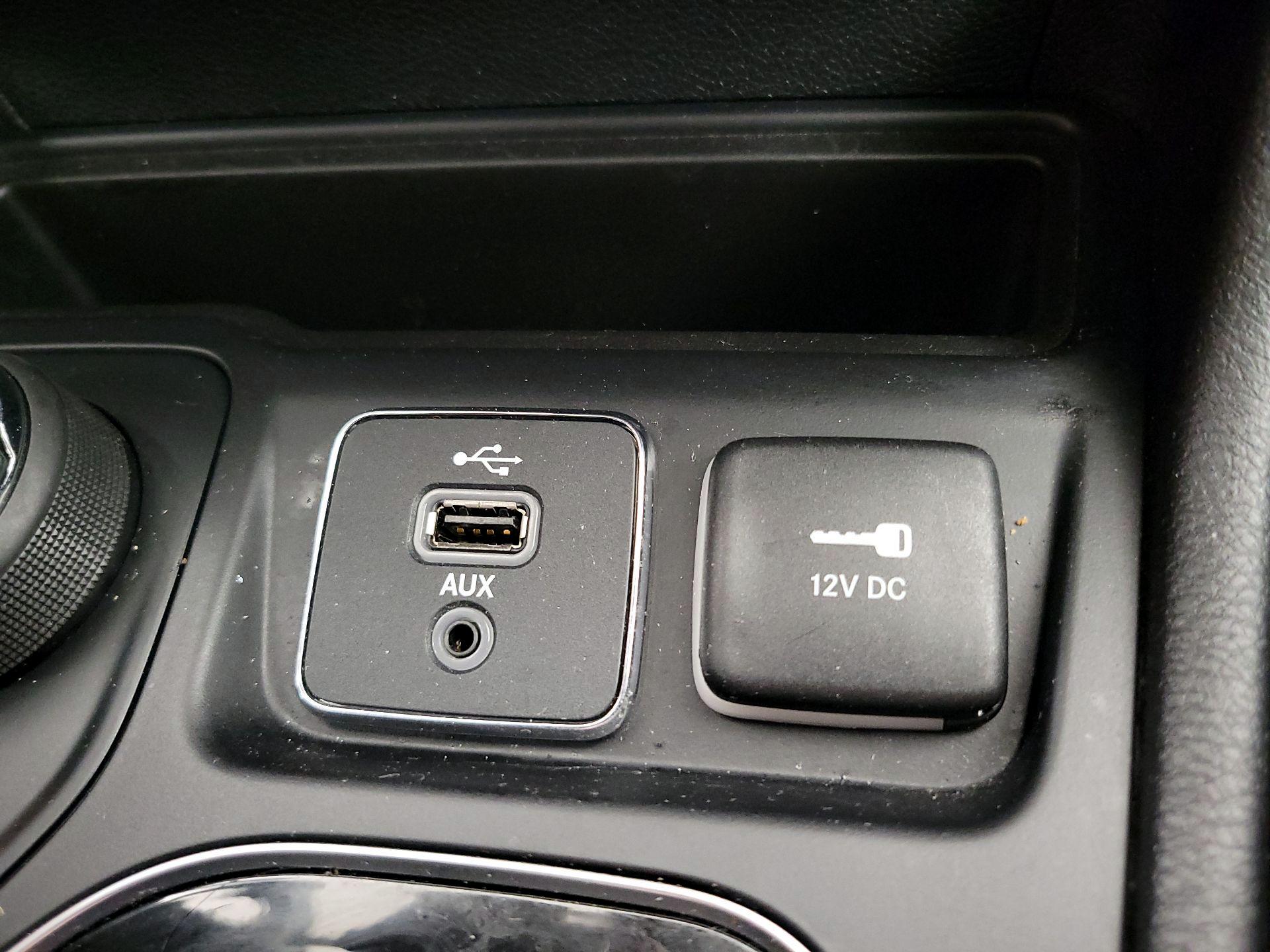 Thumbnail: 2019 Jeep Cherokee - 19