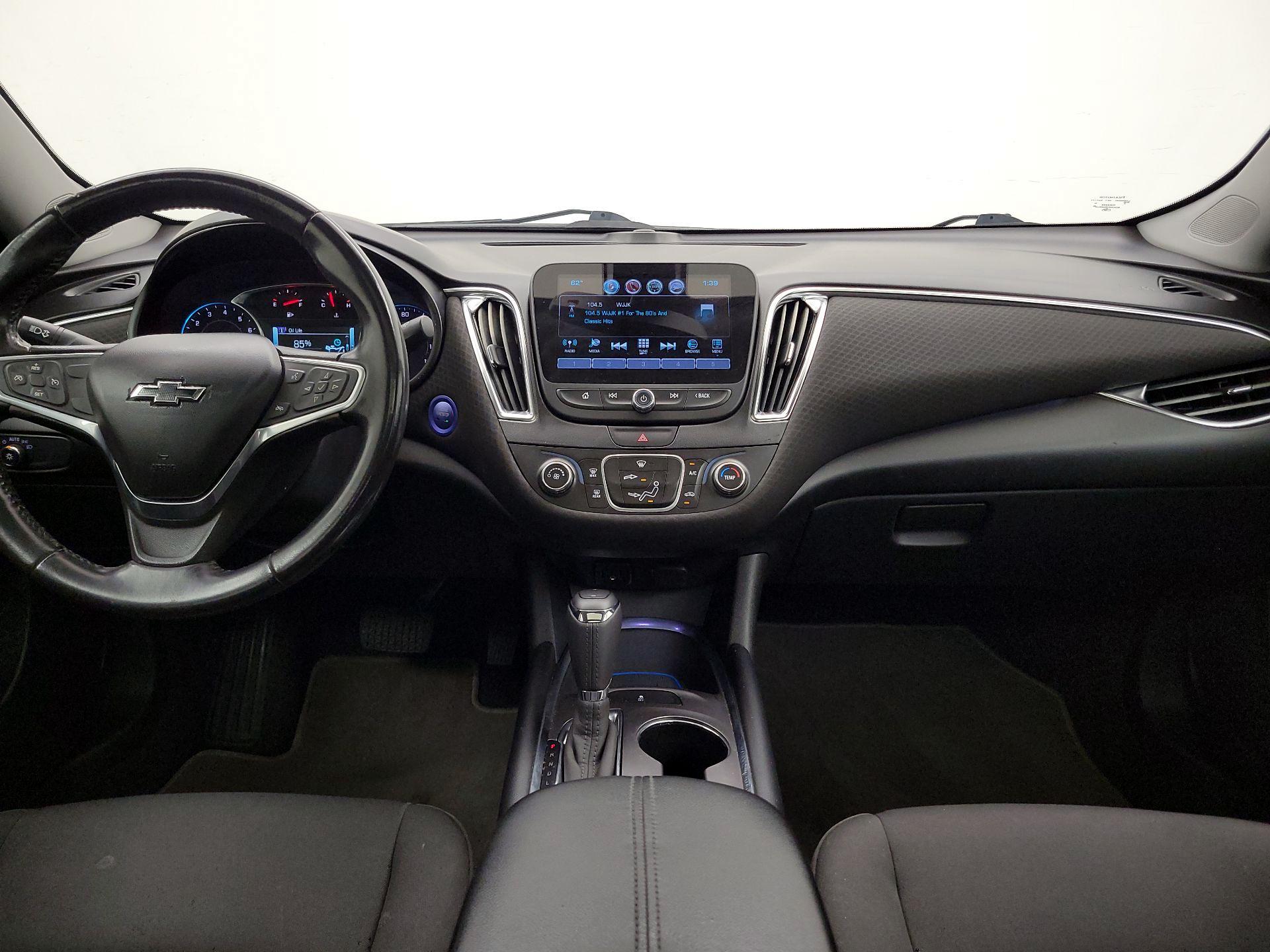 Thumbnail: 2018 Chevrolet Malibu - 9
