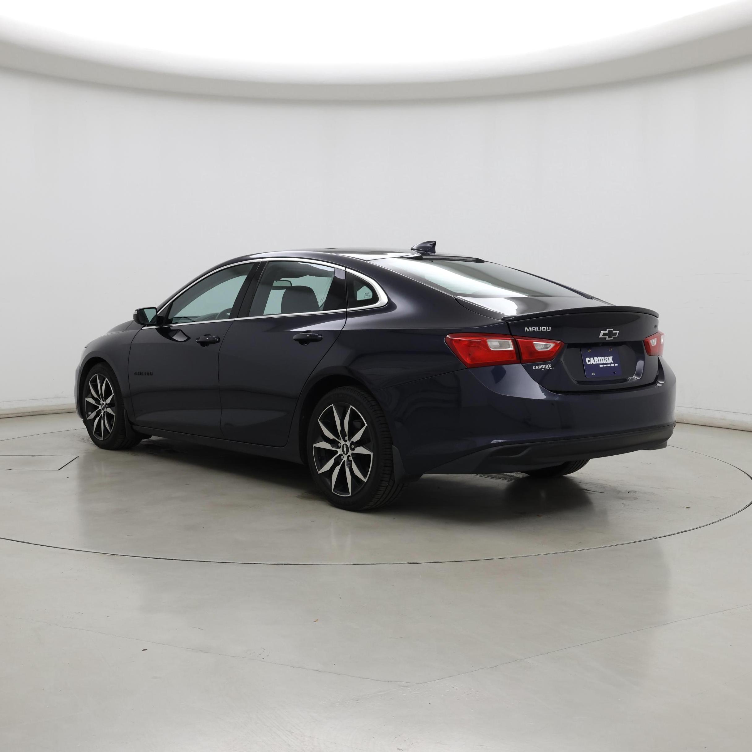 Thumbnail: 2018 Chevrolet Malibu - 2