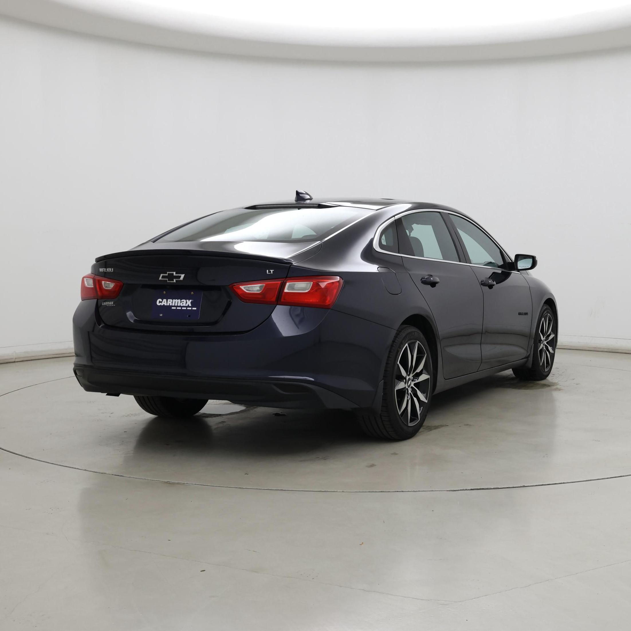 Thumbnail: 2018 Chevrolet Malibu - 8
