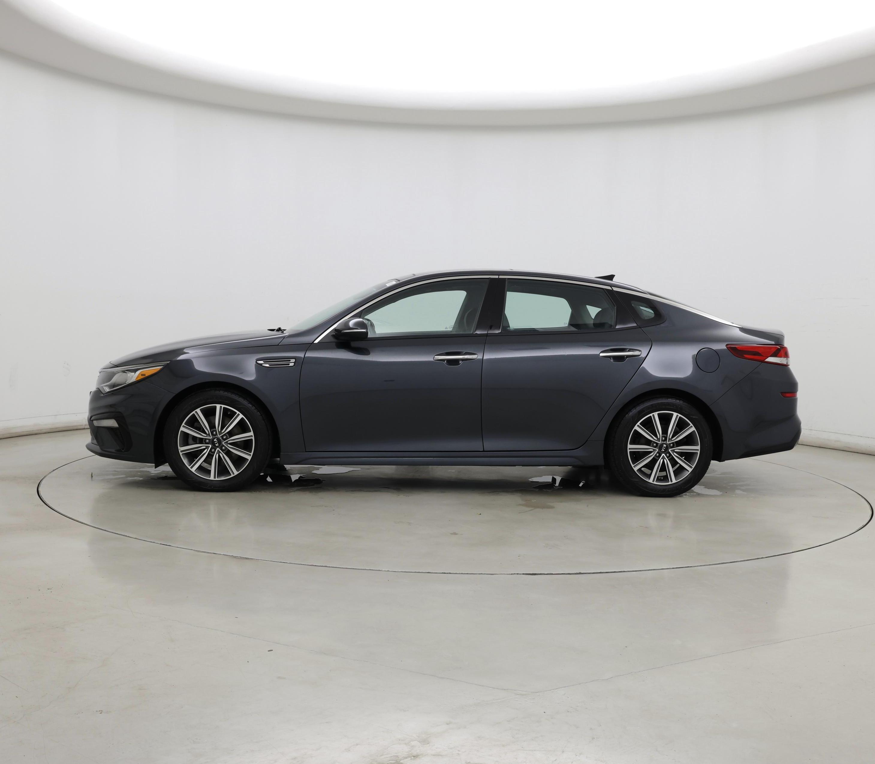 Thumbnail: 2020 Kia Optima - 3