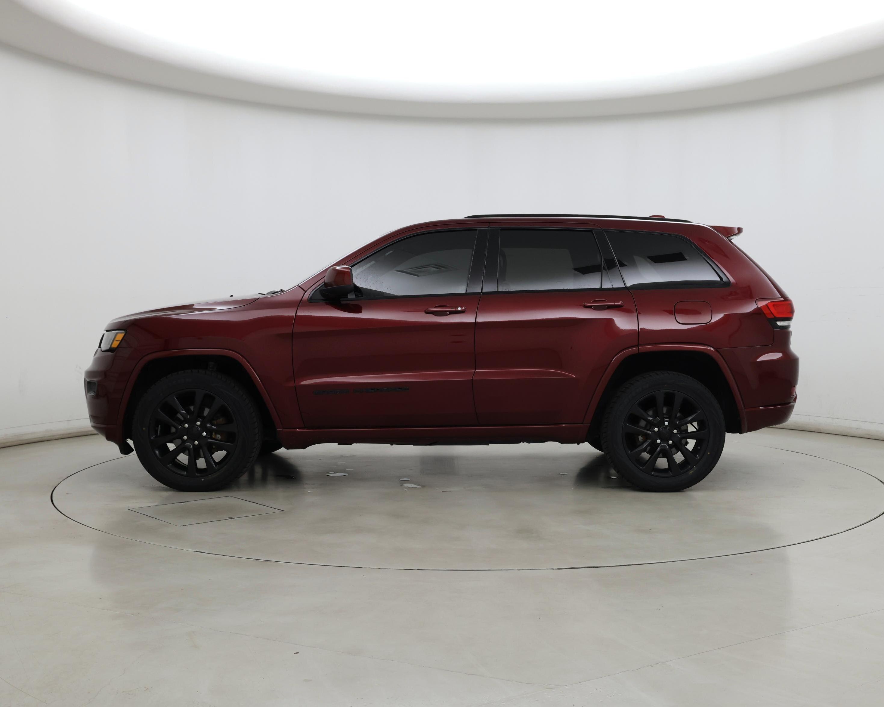 Thumbnail: 2018 Jeep Grand Cherokee - 3