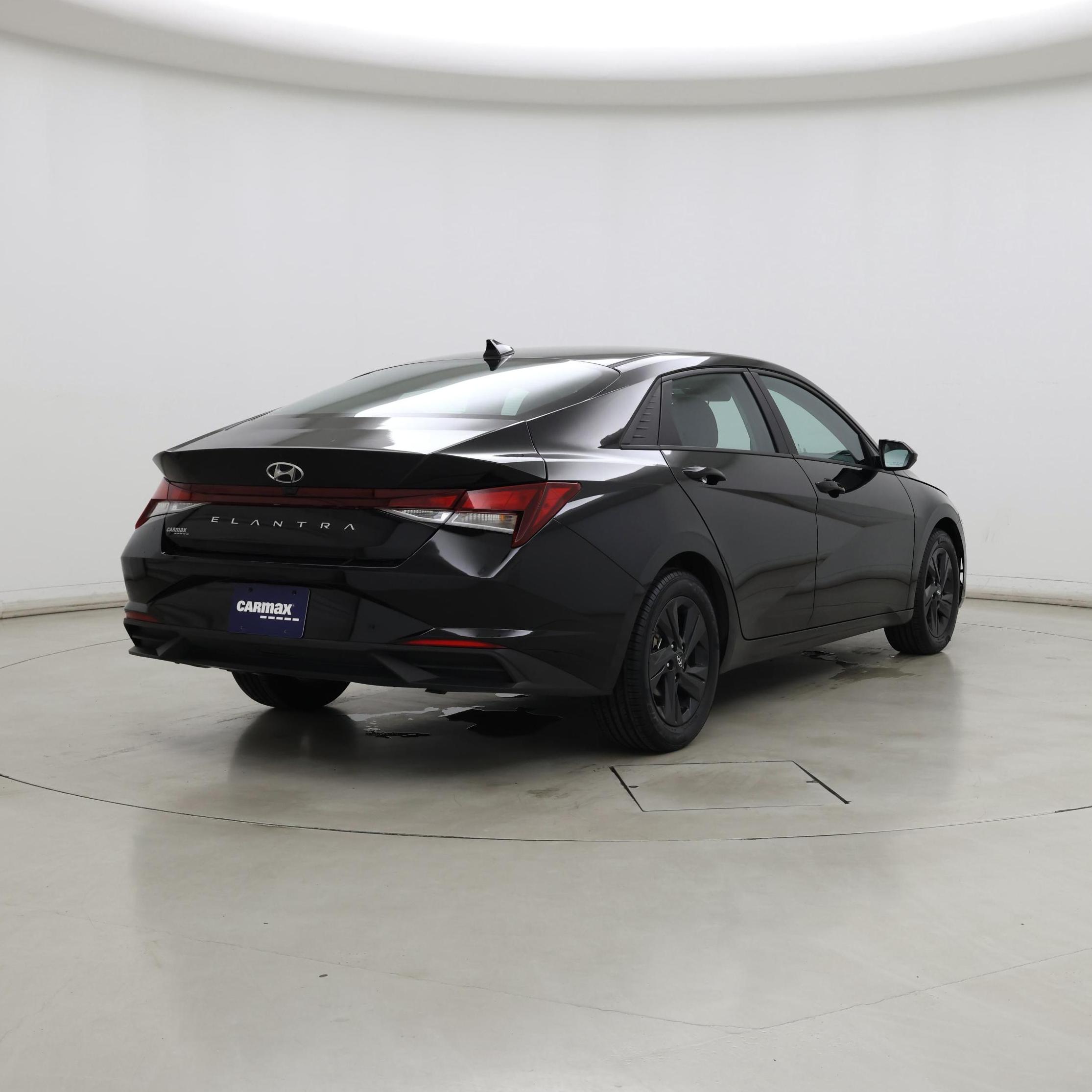 Thumbnail: 2023 Hyundai Elantra - 8