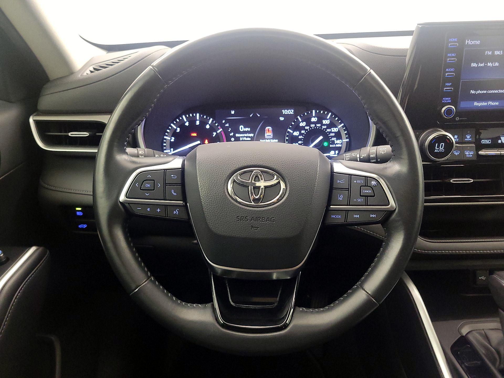 Thumbnail: 2021 Toyota Highlander - 10