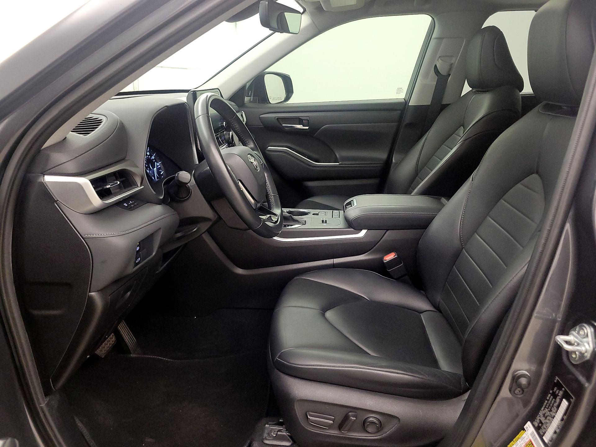 Thumbnail: 2021 Toyota Highlander - 11