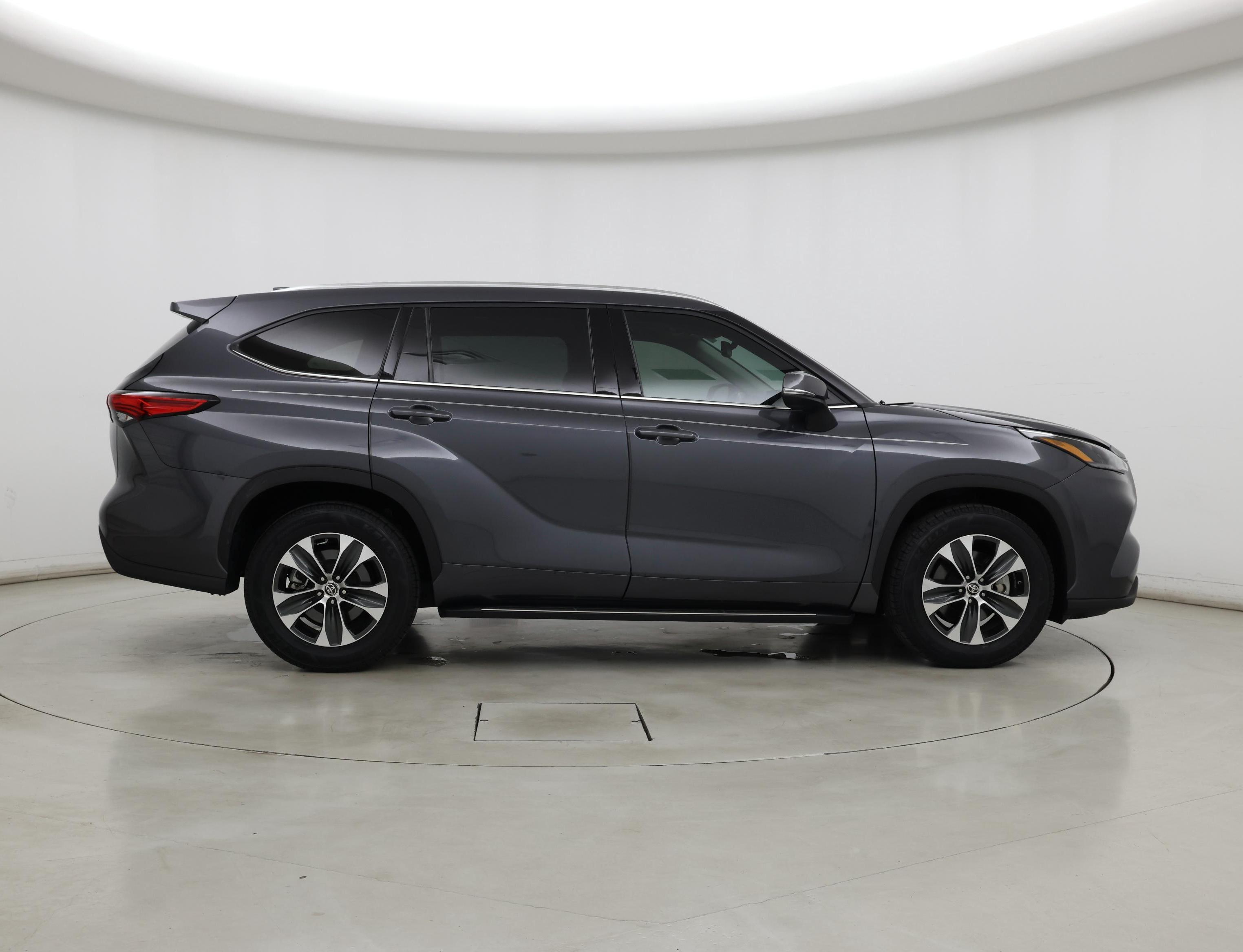 Thumbnail: 2021 Toyota Highlander - 7
