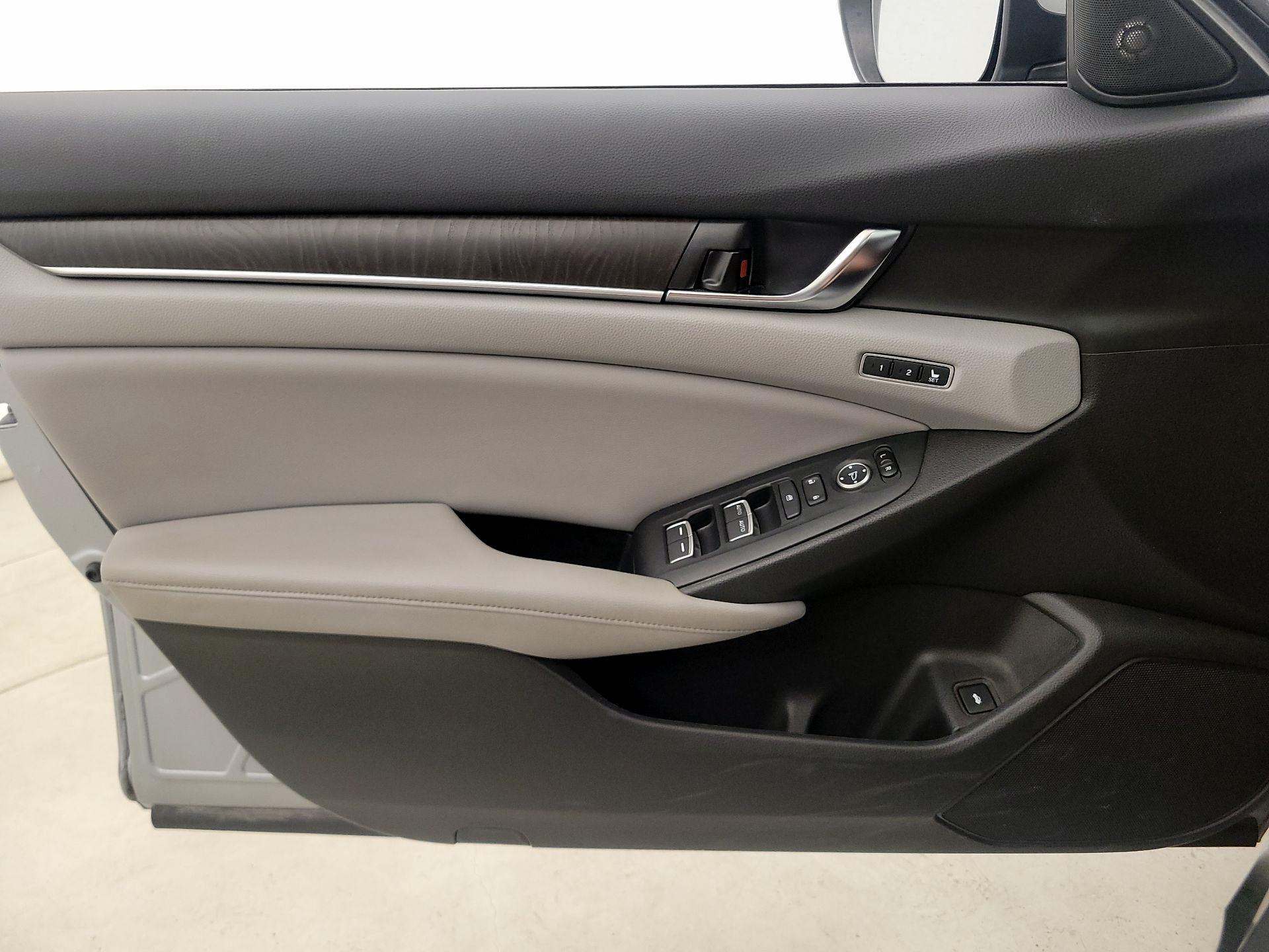 Thumbnail: 2018 Honda Accord - 12