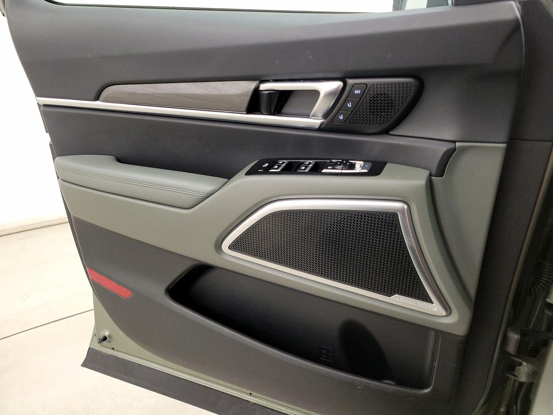 Thumbnail: 2023 Kia Telluride - 12