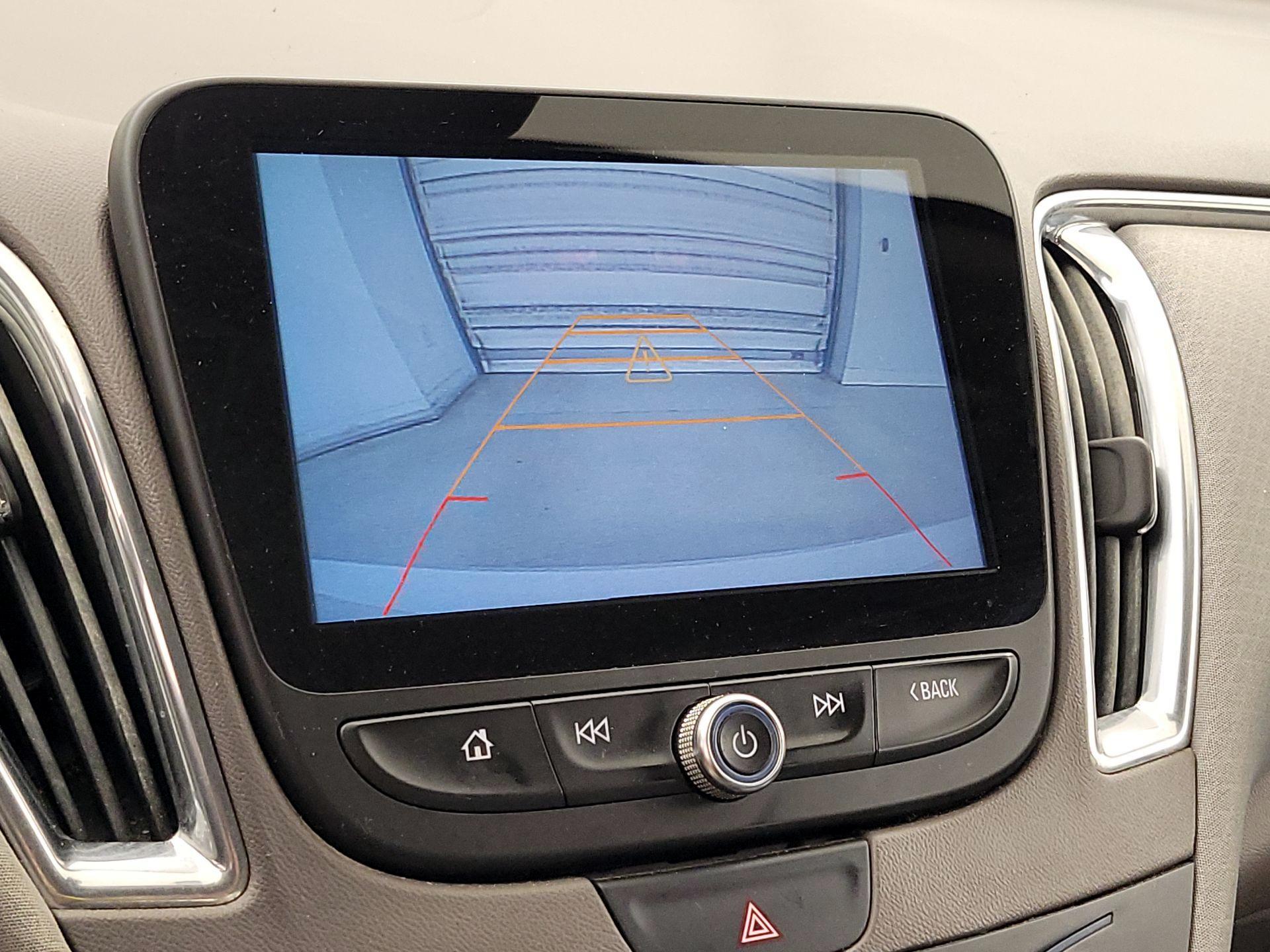 Thumbnail: 2016 Chevrolet Malibu - 14