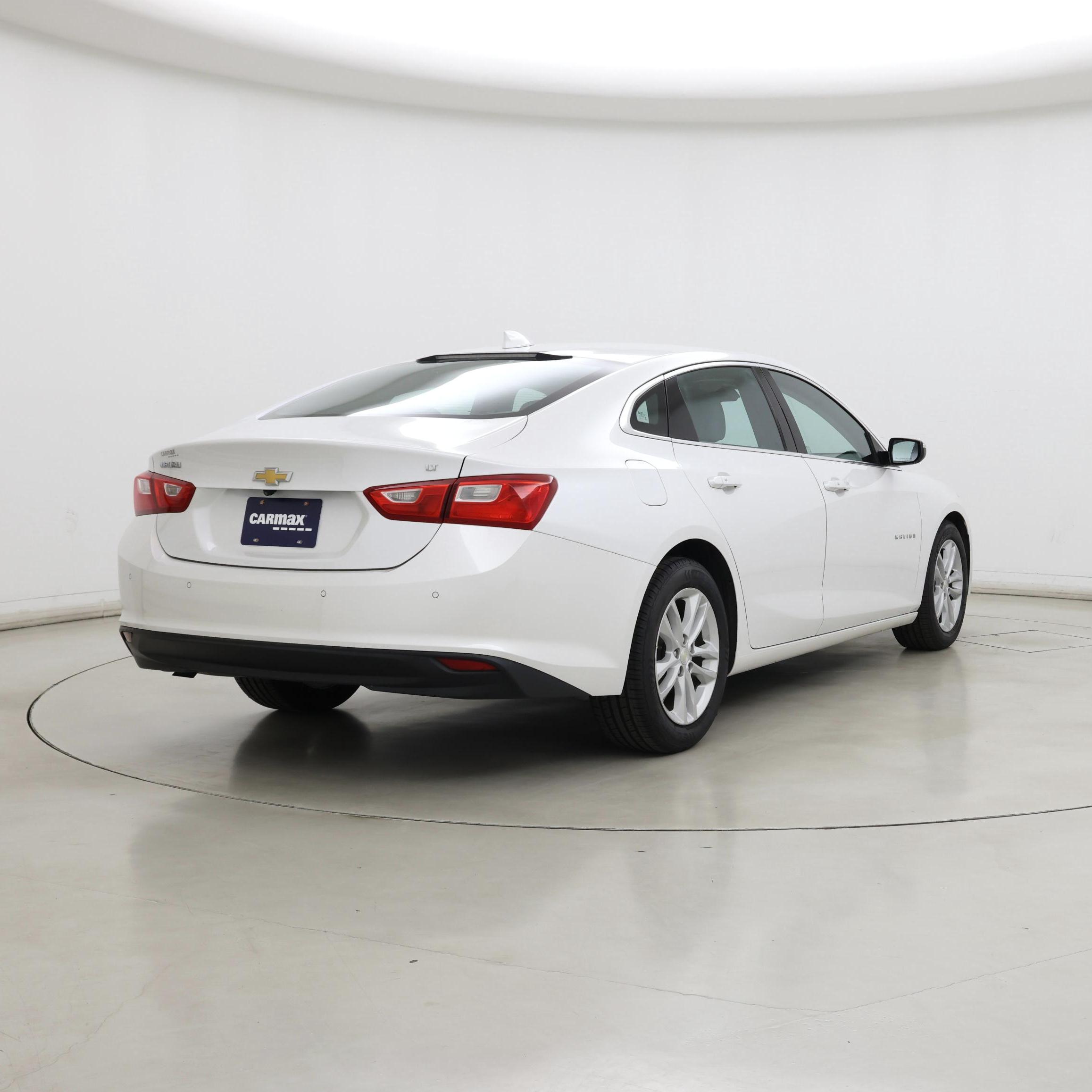 Thumbnail: 2016 Chevrolet Malibu - 8
