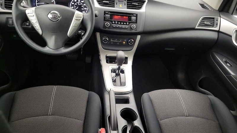 2015 Nissan Sentra S 9