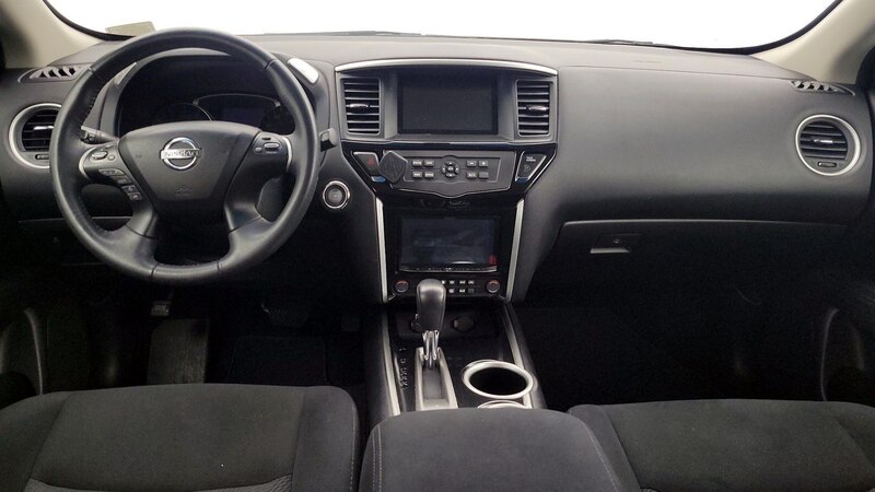 2015 Nissan Pathfinder SV 9