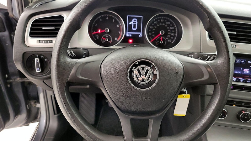 2015 Volkswagen Golf S 10