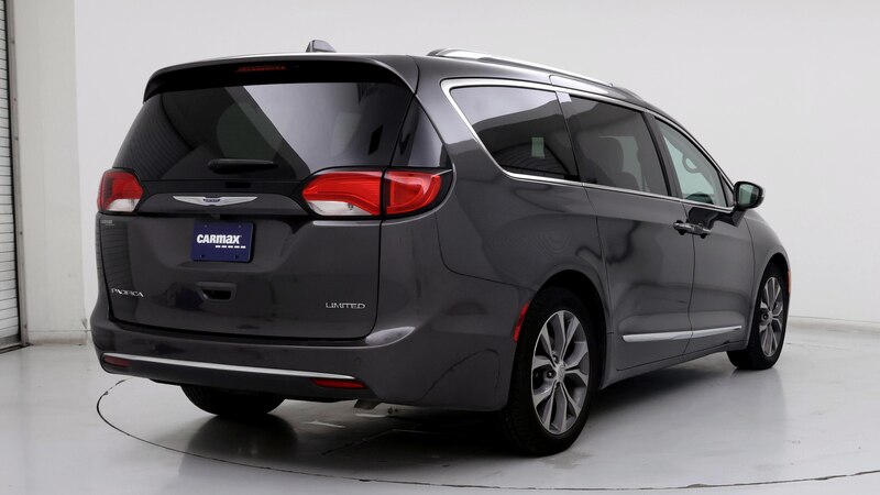 2018 Chrysler Pacifica Limited 8