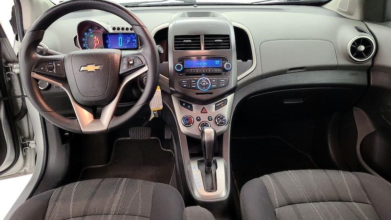 2013 Chevrolet Sonic LT 9