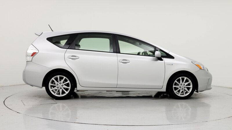 2013 Toyota Prius v Five 7