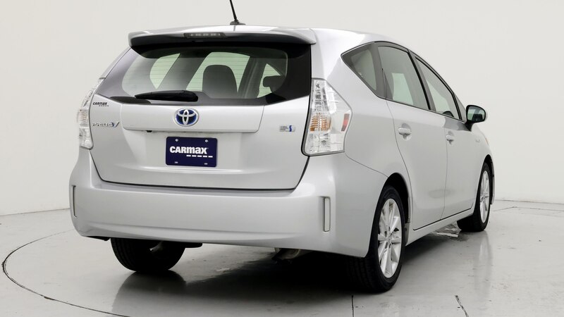 2013 Toyota Prius v Five 8