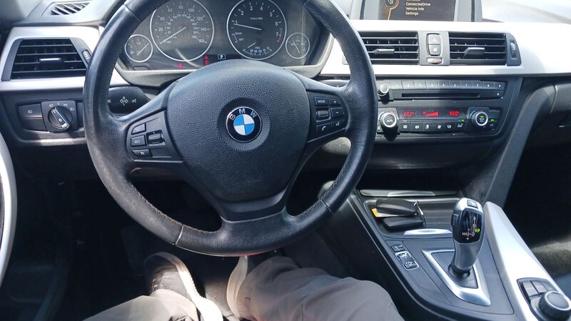 2014 BMW 3 Series 320i 11