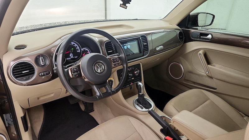 2015 Volkswagen Beetle  9