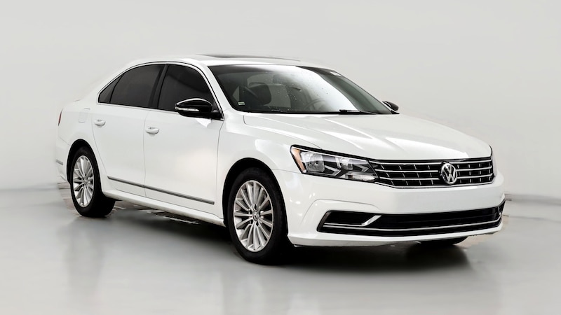 2016 Volkswagen Passat SE Hero Image