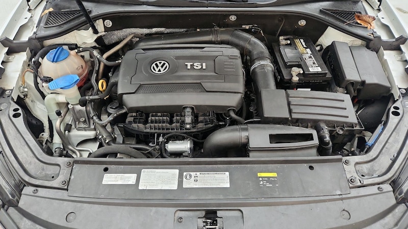 2016 Volkswagen Passat SE 22