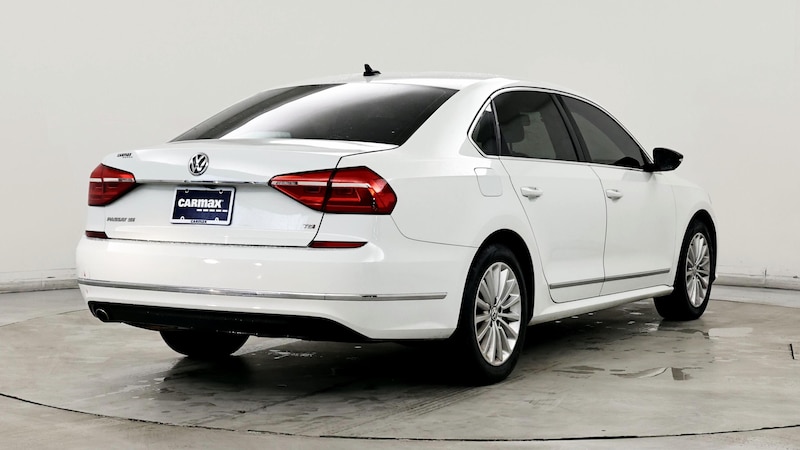 2016 Volkswagen Passat SE 8