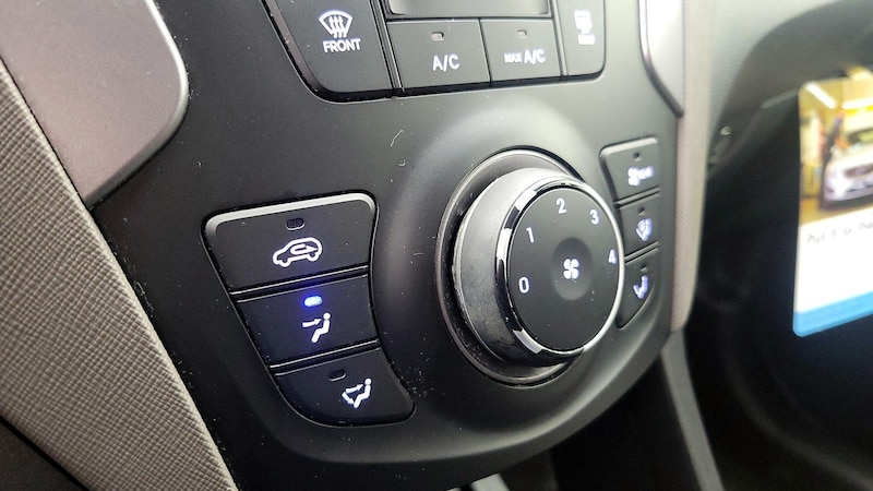 2014 Hyundai Santa Fe GLS 16