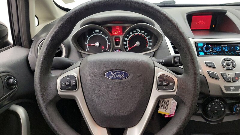 2013 Ford Fiesta SE 10