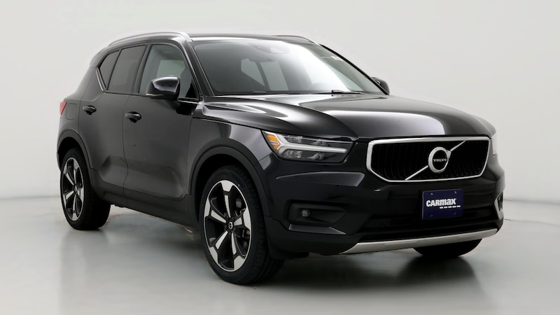 2021 Volvo XC40 T5 Momentum Hero Image