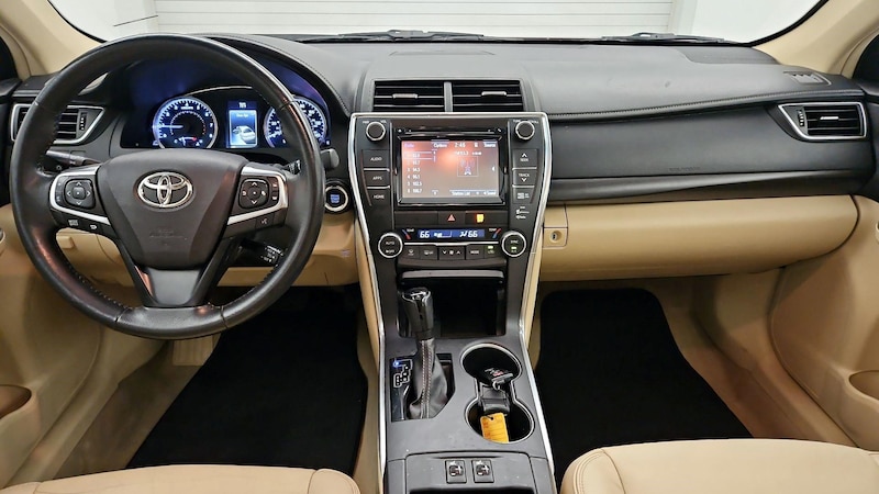 2015 Toyota Camry XLE 9