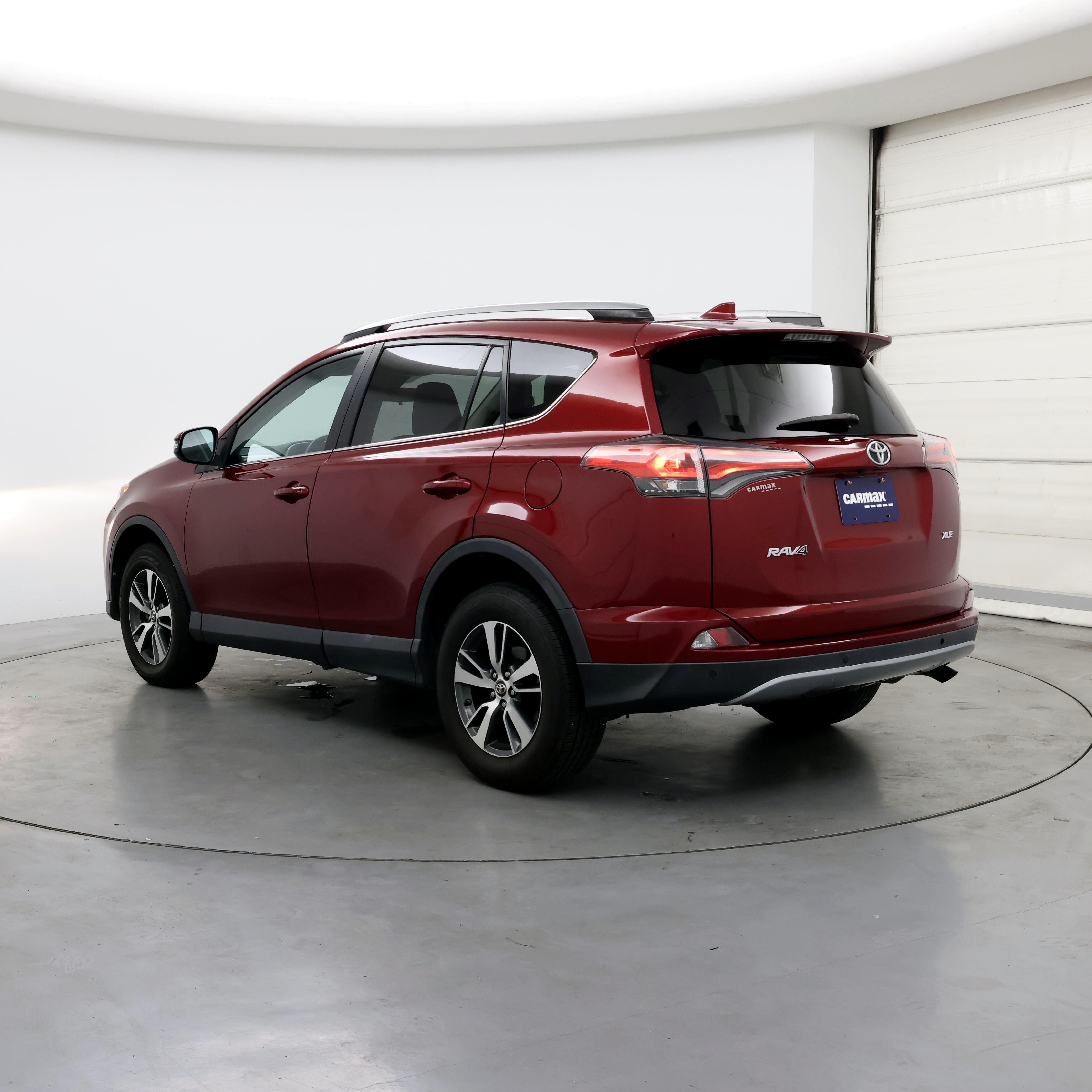 Thumbnail: 2018 Toyota RAV4 - 2