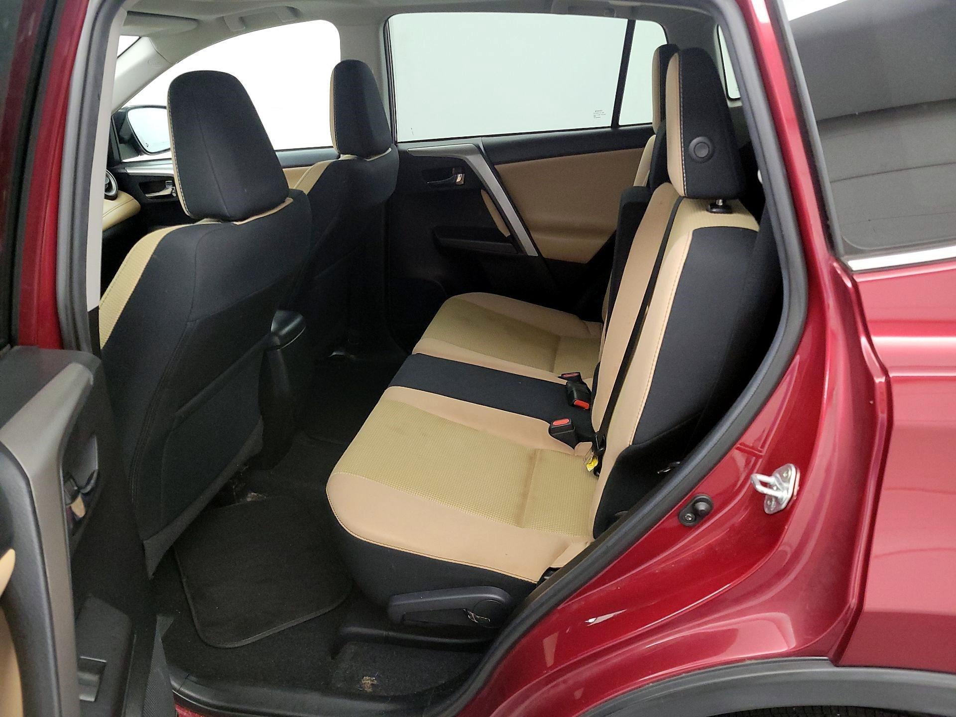 Thumbnail: 2018 Toyota RAV4 - 19