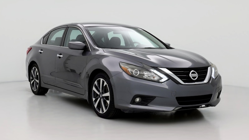 2017 Nissan Altima SR Hero Image