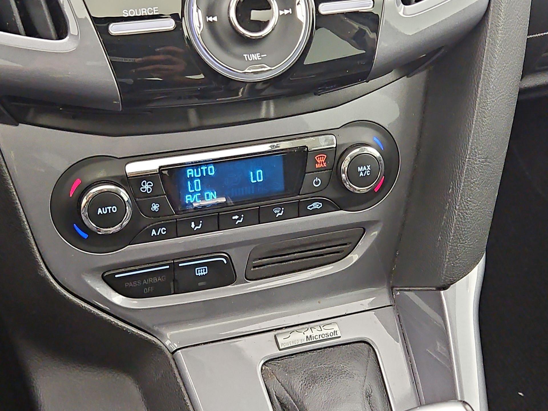 Thumbnail: 2014 Ford Focus - 16