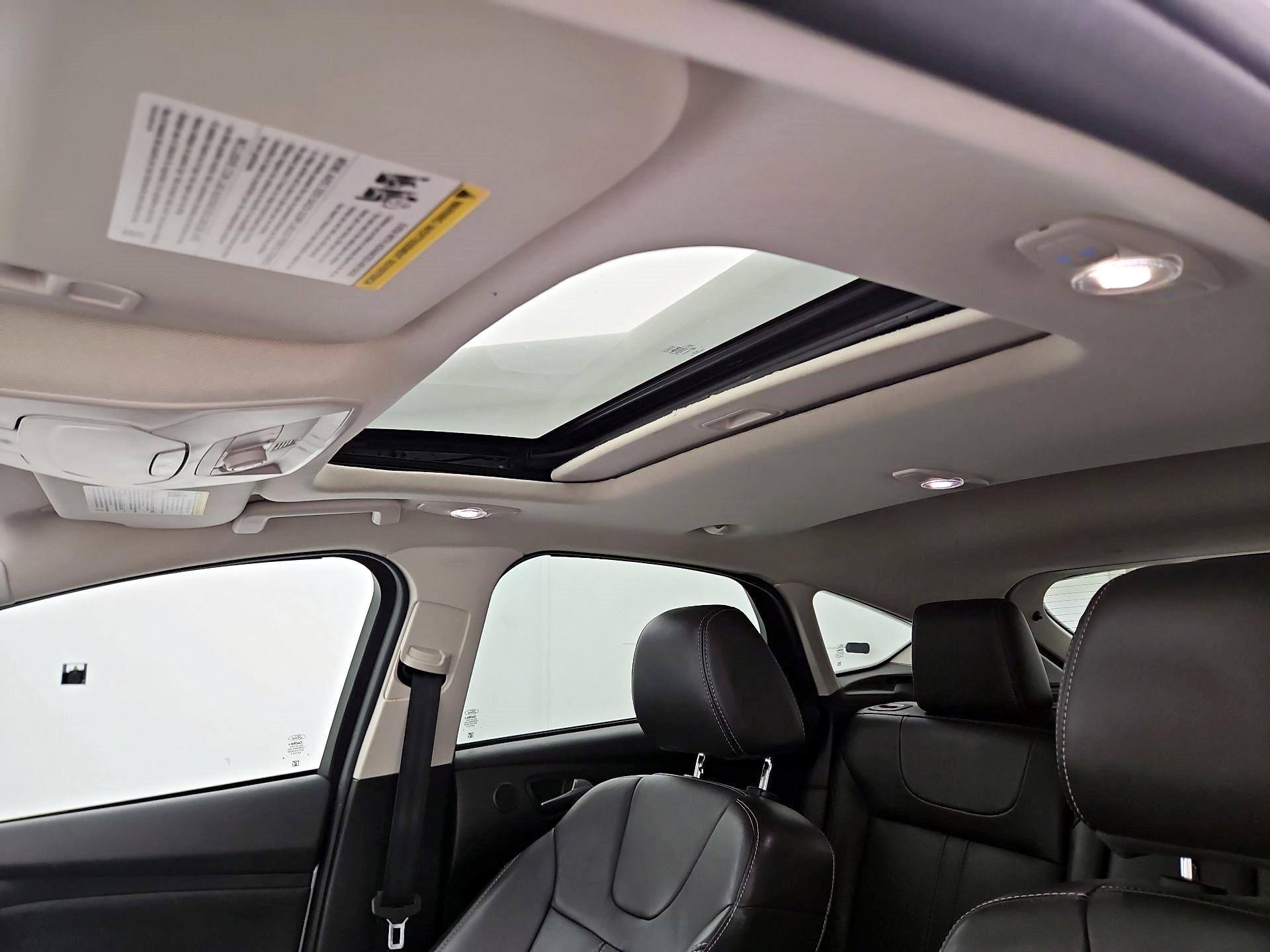 Thumbnail: 2014 Ford Focus - 19