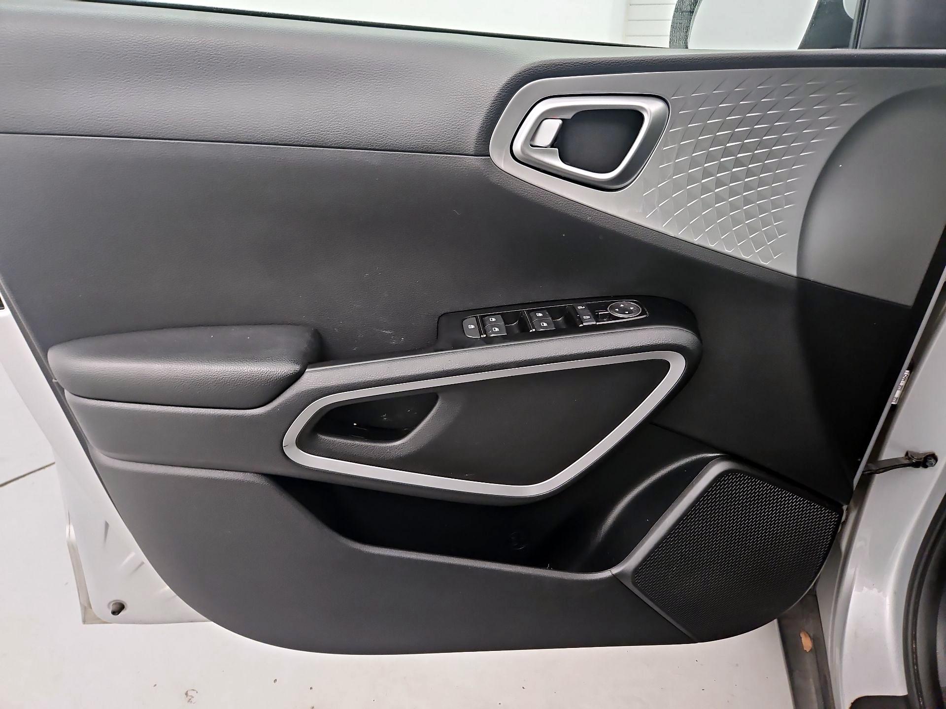 Thumbnail: 2020 Kia Soul - 12