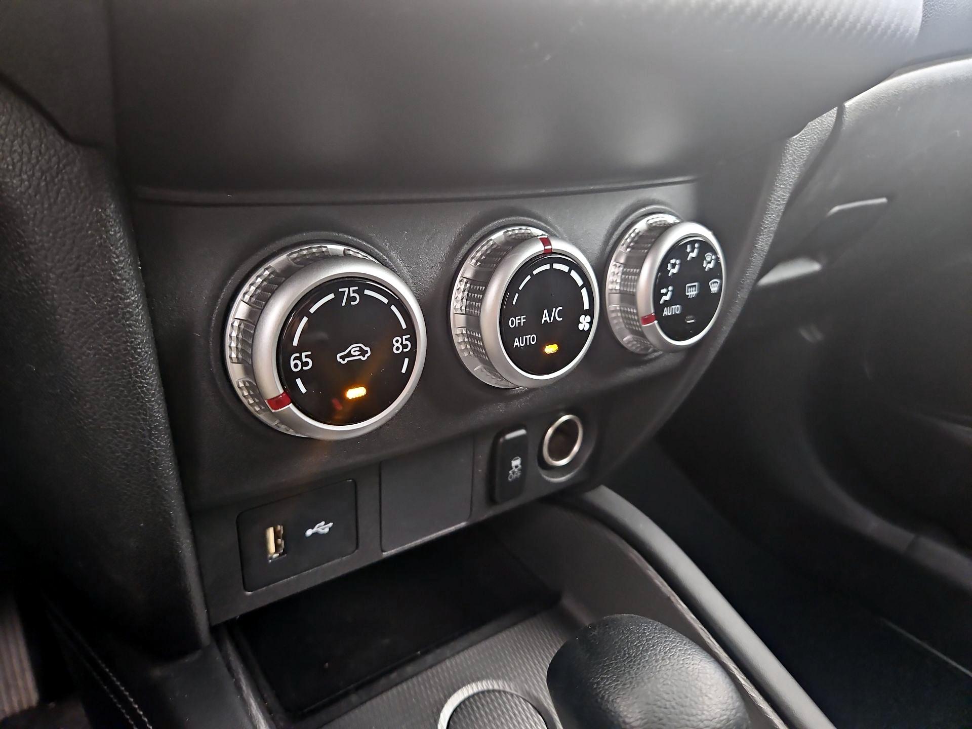 Thumbnail: 2020 Mitsubishi Outlander Sport - 15