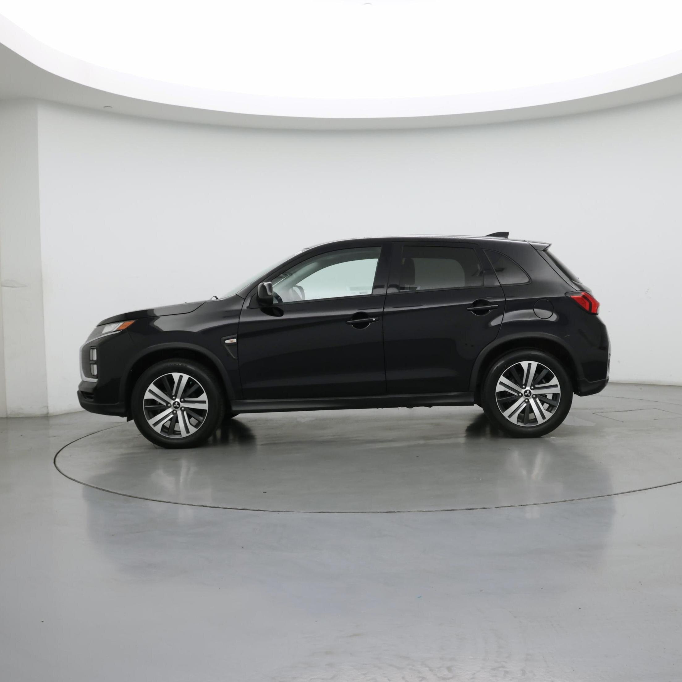 Thumbnail: 2020 Mitsubishi Outlander Sport - 3