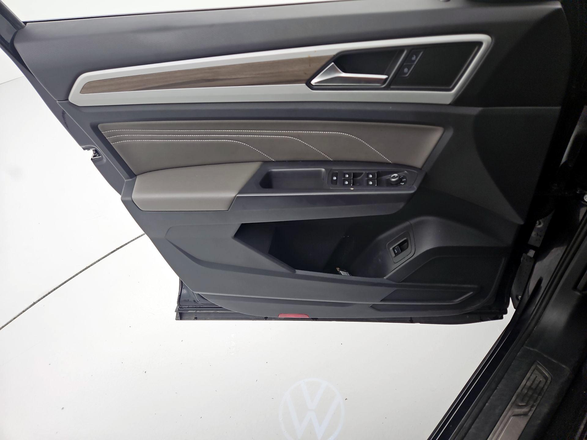 Thumbnail: 2021 Volkswagen Atlas - 12