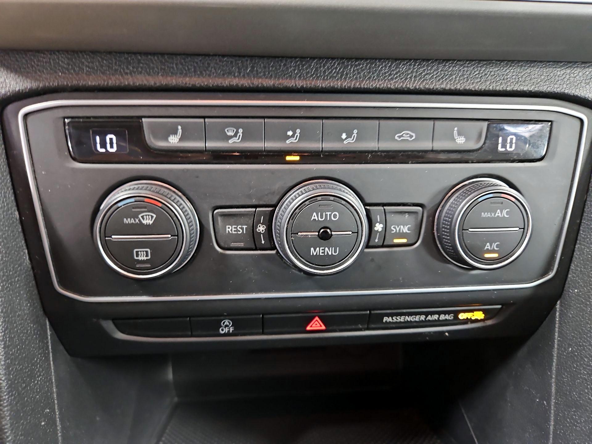 Thumbnail: 2019 Volkswagen Atlas - 16